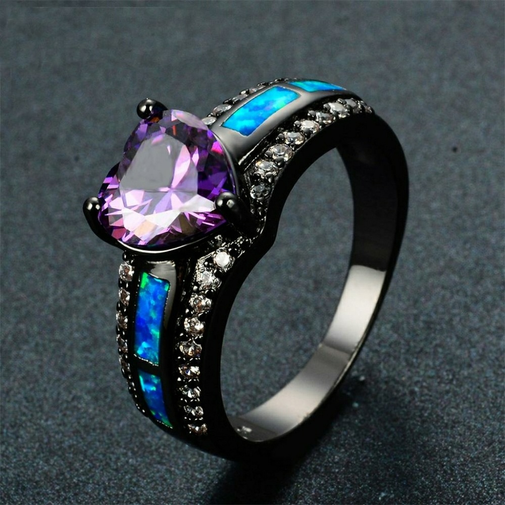 Black/amethyst heart in center ring